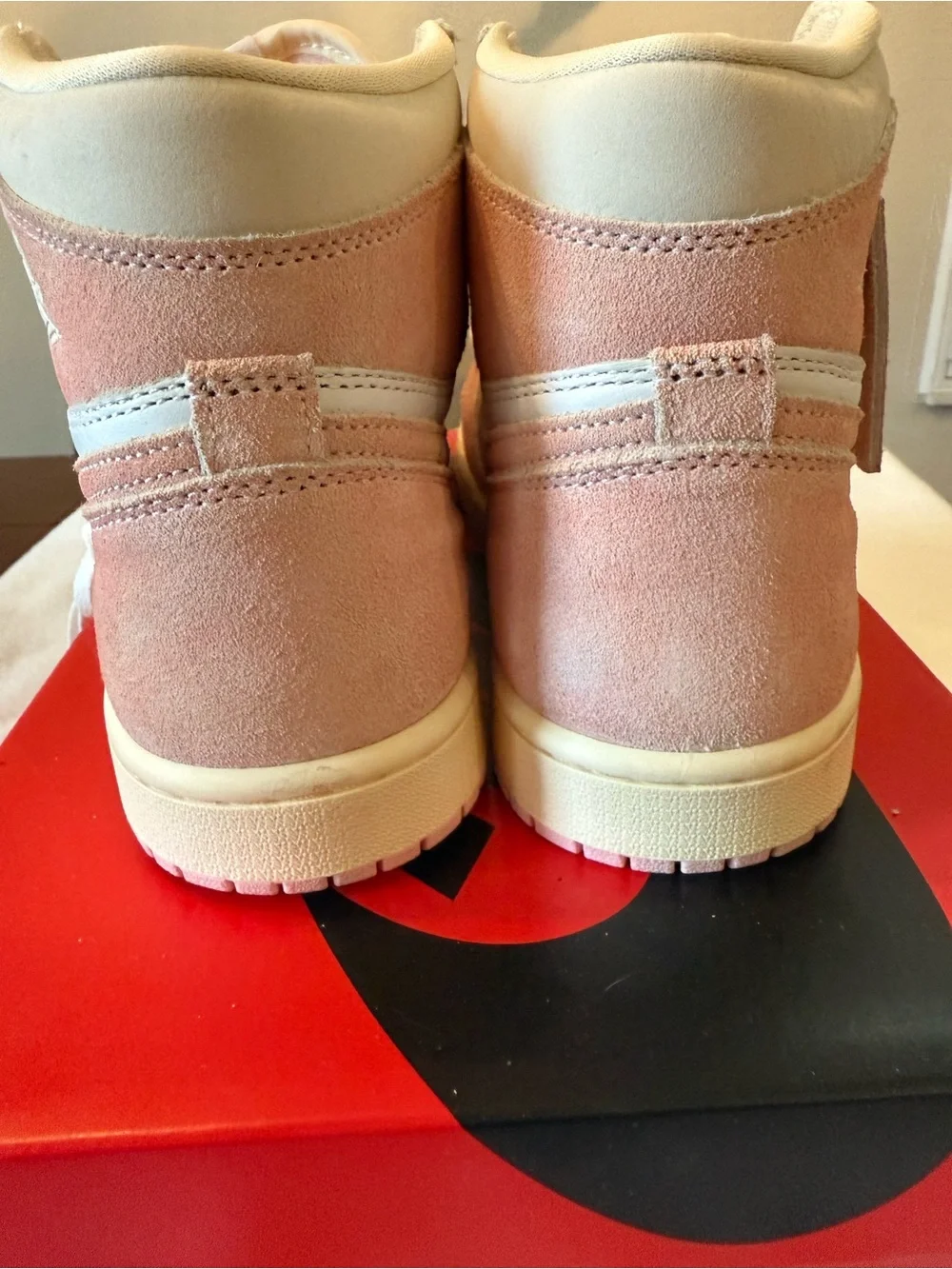 Nike Air Jordan 1 High Pink and White Suede/Leather Retro OG size 9.5 New NWT